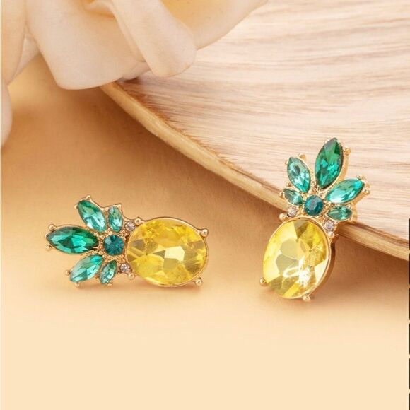 🍍 Betsey Johnson sparkling pineapple studs 🍍 - Picture 6 of 7
